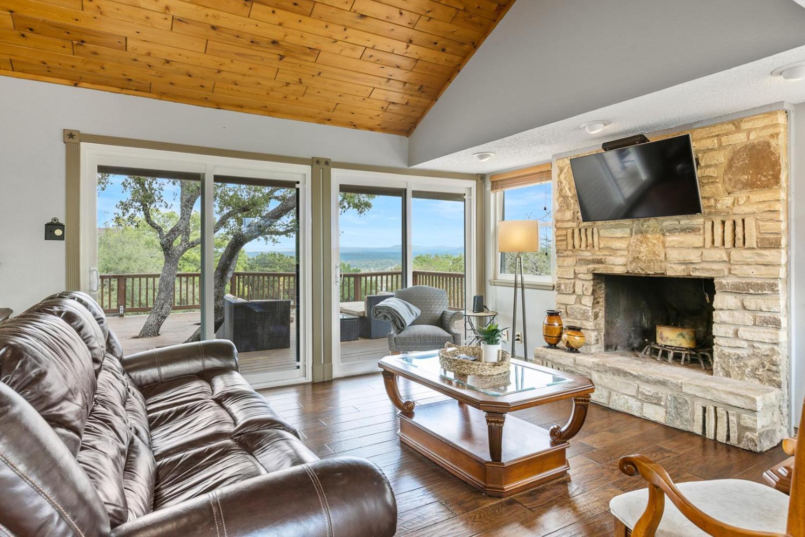 Wine Country Retreat - With A Lake View! Spicewood Exterior photo