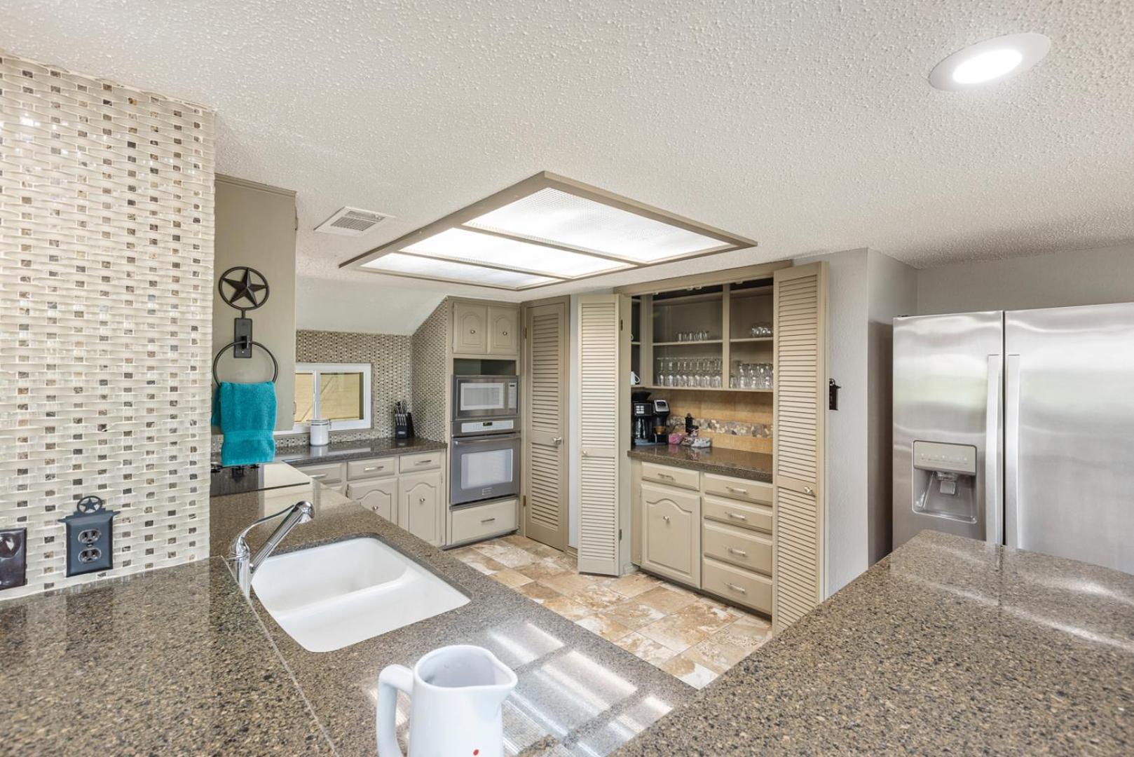 Wine Country Retreat - With A Lake View! Spicewood Exterior photo